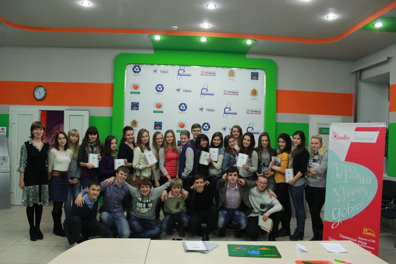 Фото к Во владимирском информационном центре началось обучение кураторов проекта «Тетрадка дружбы»