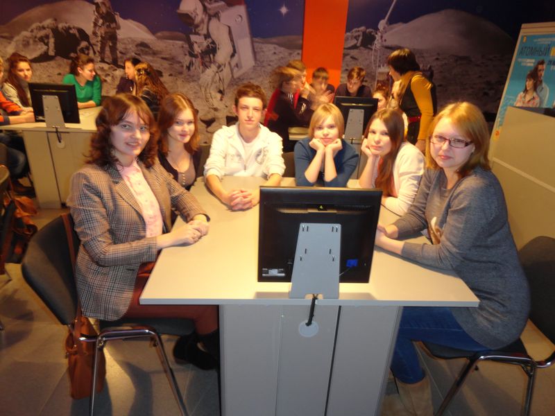 Фото к Во владимирском информационном центре по атомной энергии прошел 2 полуфинал школьного городского чемпионата по «Своей игре».