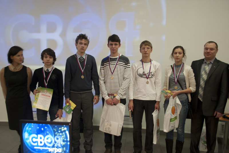 Фото к Во Владимире завершился городской школьный чемпионат по командной викторине «Своя игра»
