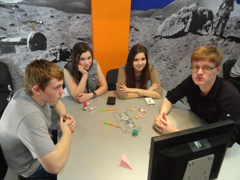 Фото к Космическая неделя прошла в информационном центре по атомной энергии города Владимира.