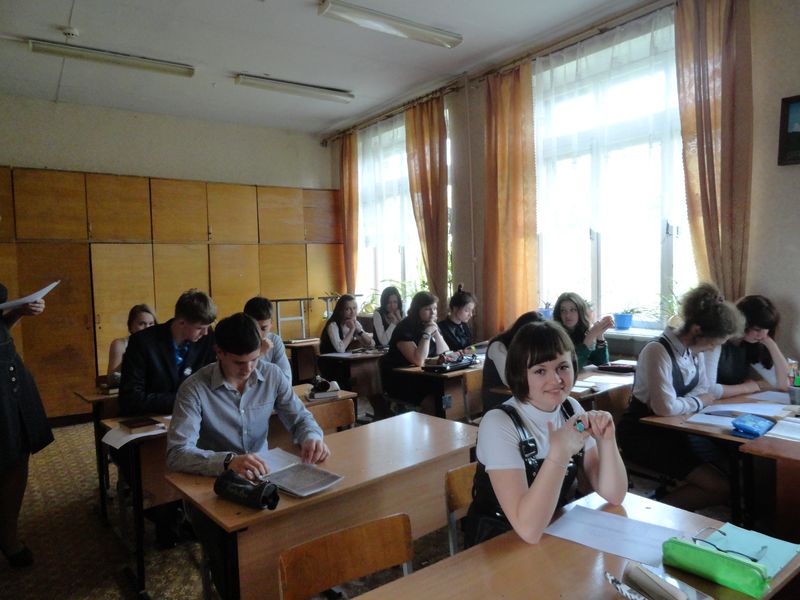 Фото к В Международный день семей сотрудники информационного центра побывали в гостях в школе-общине семейного типа.