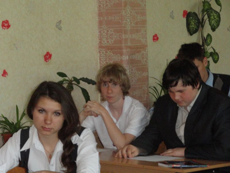 Фото к В Международный день семей сотрудники информационного центра побывали в гостях в школе-общине семейного типа.