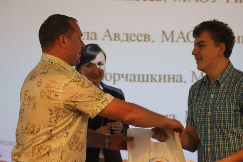 Фото к Во владимирском информационном центре по атомной энергии подведены итоги конкурса статей для юных журналистов «Отрасль. Производство. Люди».