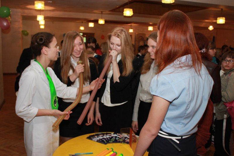 Фото к Среди финалистов проекта «Тетрадка дружбы» — восьмиклассники из интерната № 30 города Владимира, победители в номинации «Мирный атом в нашей жизни».