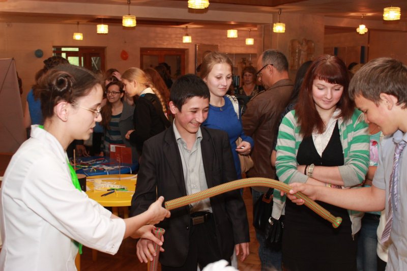 Фото к Среди финалистов проекта «Тетрадка дружбы» — восьмиклассники из интерната № 30 города Владимира, победители в номинации «Мирный атом в нашей жизни».