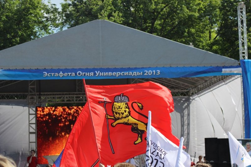 Фото к Ученики из 41 школы города Владимира теперь точно знают: Огонь Универсиады — в надежных руках!