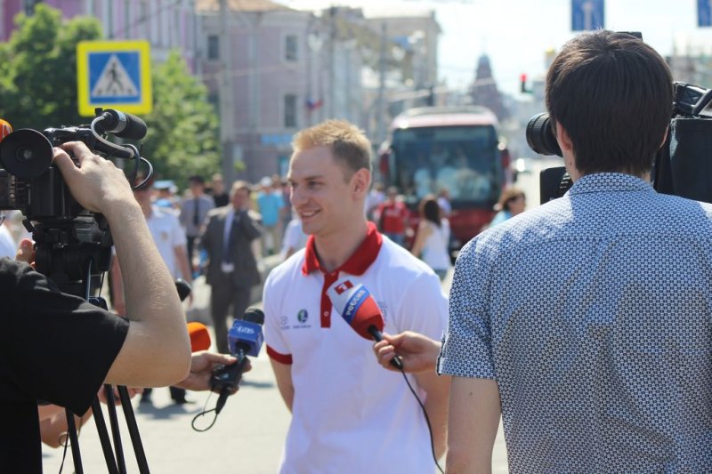 Фото к Ученики из 41 школы города Владимира теперь точно знают: Огонь Универсиады — в надежных руках!