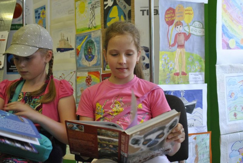 Фото к Каникулы владимирские школьники проводят в информационном центре по атомной энергии.