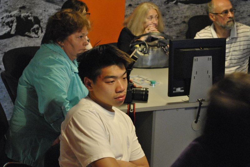 Фото к Американские студенты приняли участие в проекте информационного центра по атомной энергии города Владимира «Игры разума».