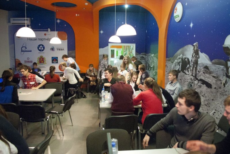 Фото к В информационном центре по атомной энергии начался 2 школьный чемпионат по «Своей игре»