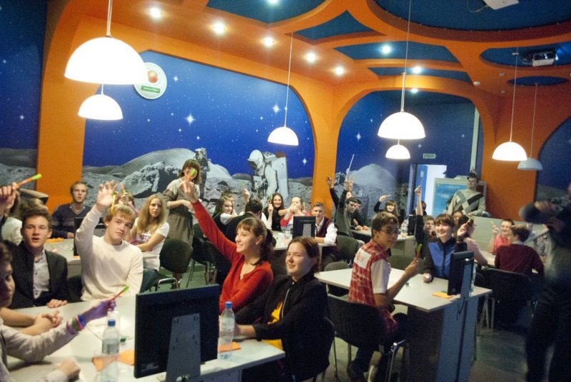 Фото к В информационном центре по атомной энергии начался 2 школьный чемпионат по «Своей игре»