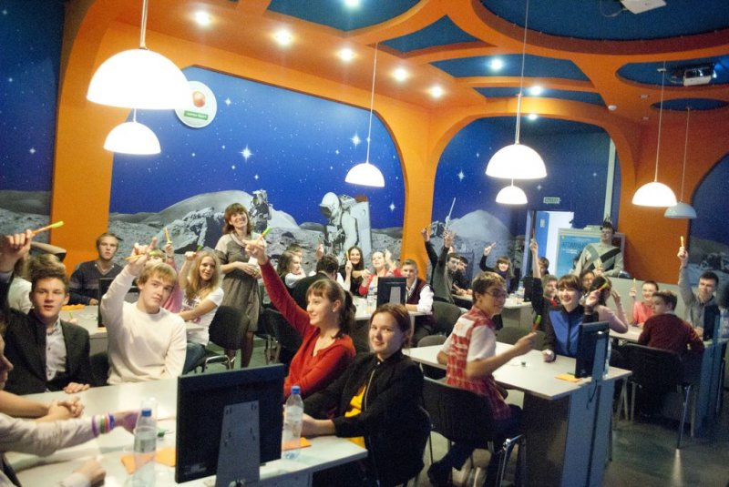 Фото к В информационном центре по атомной энергии начался 2 школьный чемпионат по «Своей игре»