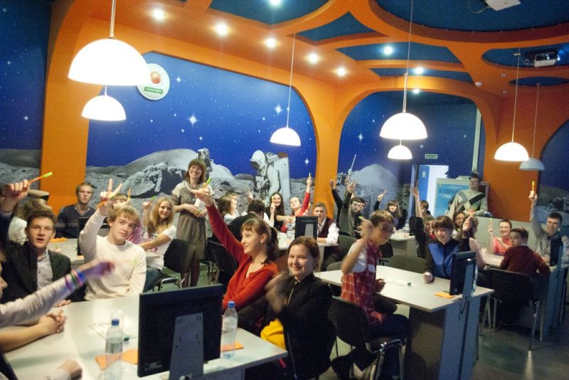 Фото к В информационном центре по атомной энергии начался 2 школьный чемпионат по «Своей игре»