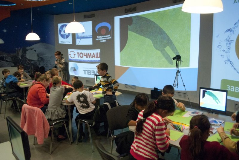 Фото к Владимирские школьники прикоснулись к миру современного искусства в информационном центре по атомной энергии