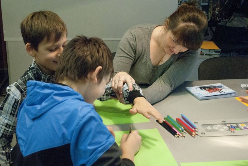 Фото к Владимирские школьники прикоснулись к миру современного искусства в информационном центре по атомной энергии