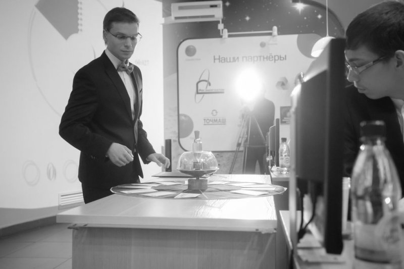 Фото к Миллионным посетителем сети информационных центров по атомной энергии стала ученица школы № 8 города Владимира