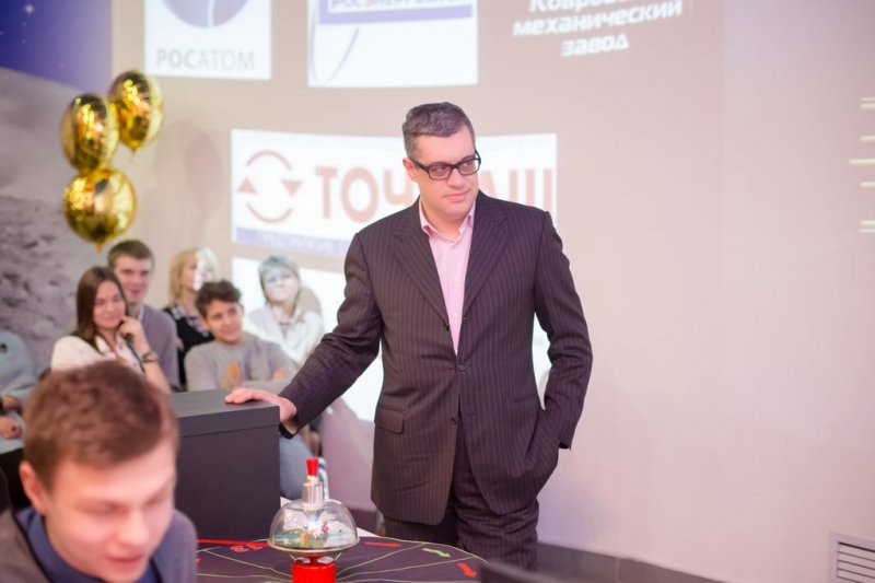 Фото к Миллионным посетителем сети информационных центров по атомной энергии стала ученица школы № 8 города Владимира