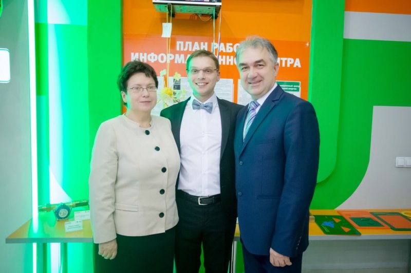 Фото к Миллионным посетителем сети информационных центров по атомной энергии стала ученица школы № 8 города Владимира