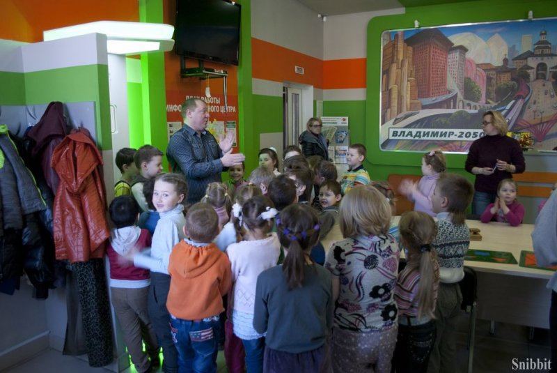 Фото к Привет с орбиты: ученики из 25 школы в режиме онлайн увидели видеотрансляцию сеанса связи с МКС. 