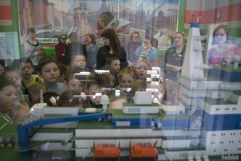 Фото к Привет с орбиты: ученики из 25 школы в режиме онлайн увидели видеотрансляцию сеанса связи с МКС. 