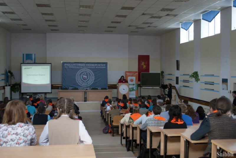 Фото к «Готовьтесь: будет много запятых!» Владимирцы написали Тотальный диктант