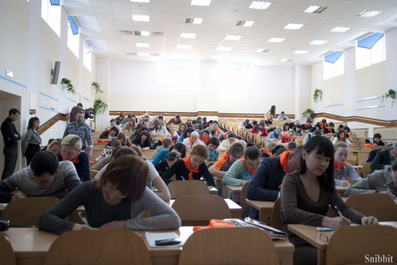 Фото к «Готовьтесь: будет много запятых!» Владимирцы написали Тотальный диктант