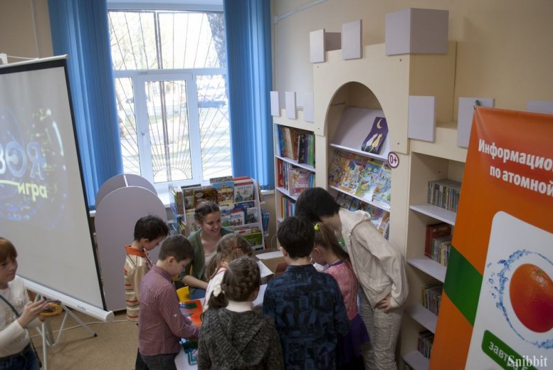 Фото к «Перевод времени»: владимирский информационный центр по атомной энергии принял участие во Всероссийской акции «Библионочь»