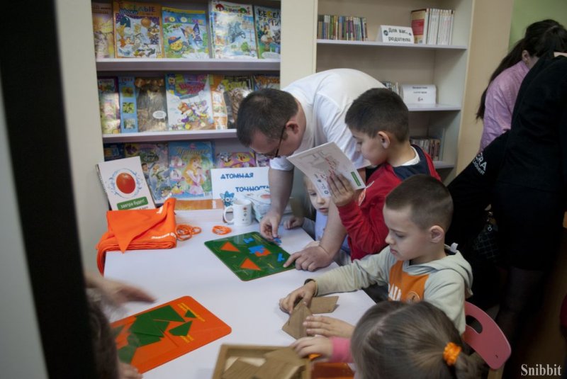 Фото к «Перевод времени»: владимирский информационный центр по атомной энергии принял участие во Всероссийской акции «Библионочь»