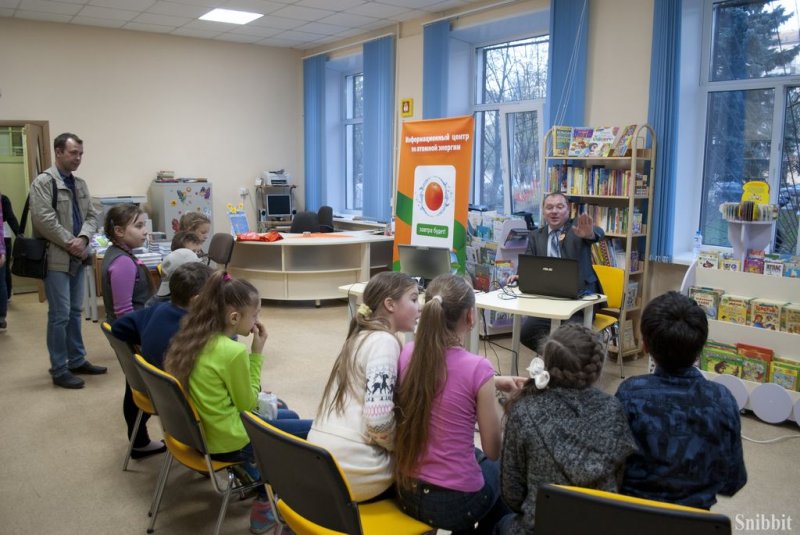 Фото к «Перевод времени»: владимирский информационный центр по атомной энергии принял участие во Всероссийской акции «Библионочь»