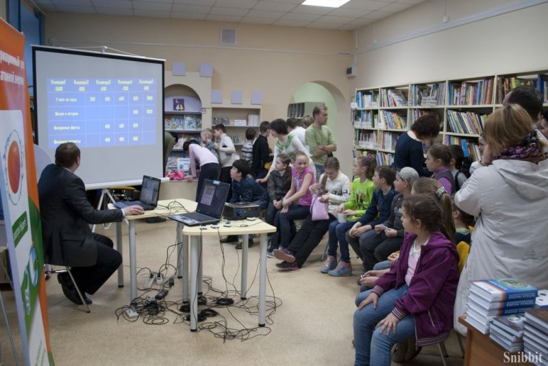 Фото к «Перевод времени»: владимирский информационный центр по атомной энергии принял участие во Всероссийской акции «Библионочь»