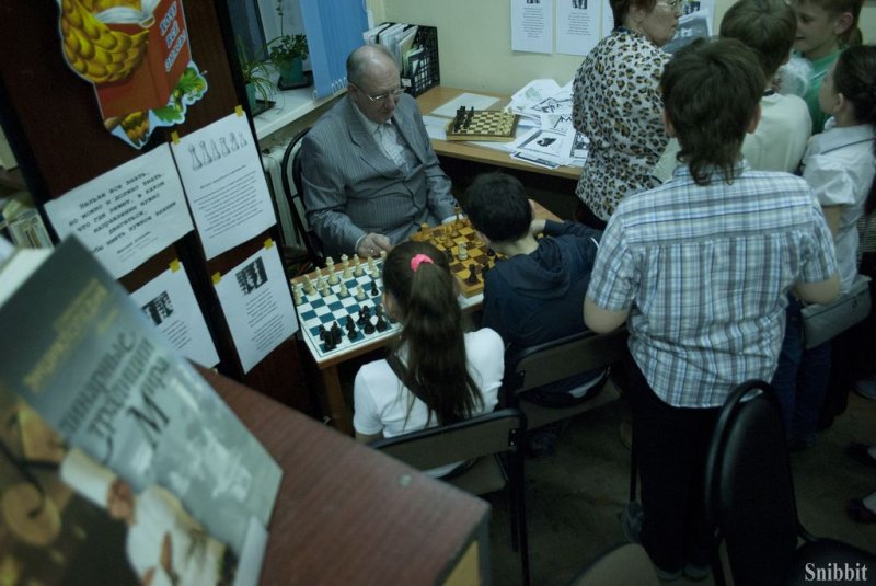 Фото к «Перевод времени»: владимирский информационный центр по атомной энергии принял участие во Всероссийской акции «Библионочь»