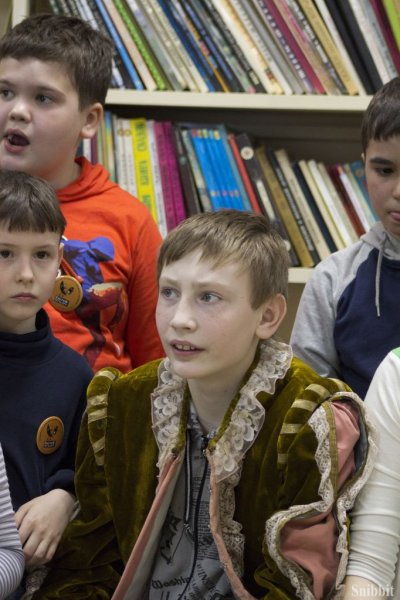 Фото к «Перевод времени»: владимирский информационный центр по атомной энергии принял участие во Всероссийской акции «Библионочь»