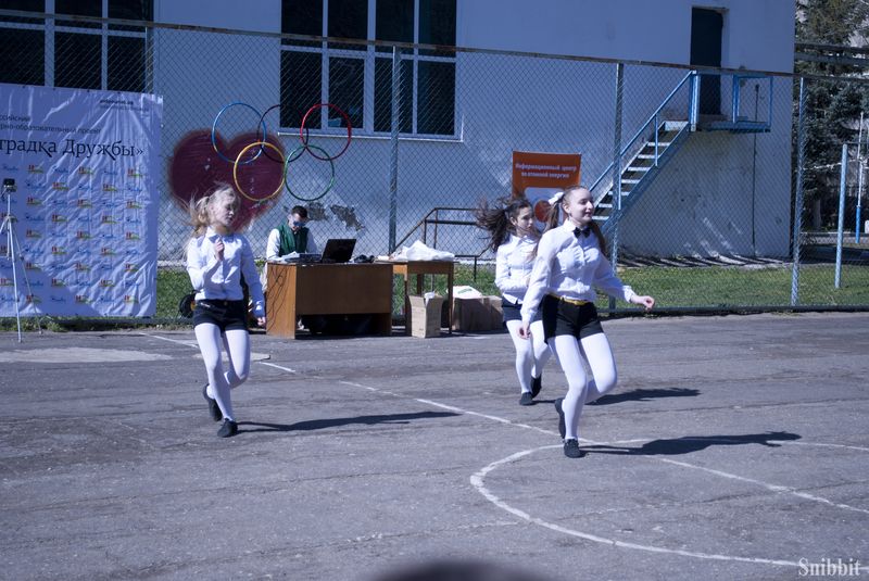 Фото к «Ретро Олимпиада» для современных школьников: во Владимире прошли соревнования по уличным играм