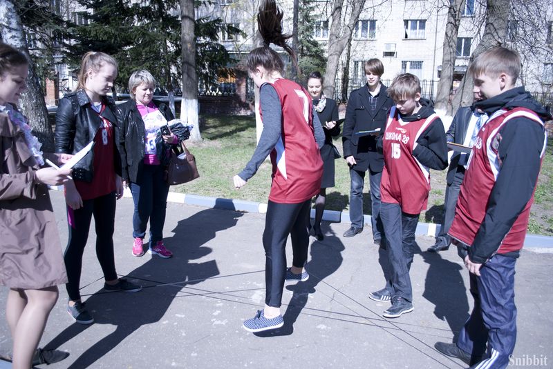 Фото к «Ретро Олимпиада» для современных школьников: во Владимире прошли соревнования по уличным играм