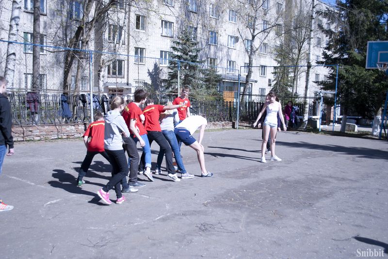 Фото к «Ретро Олимпиада» для современных школьников: во Владимире прошли соревнования по уличным играм