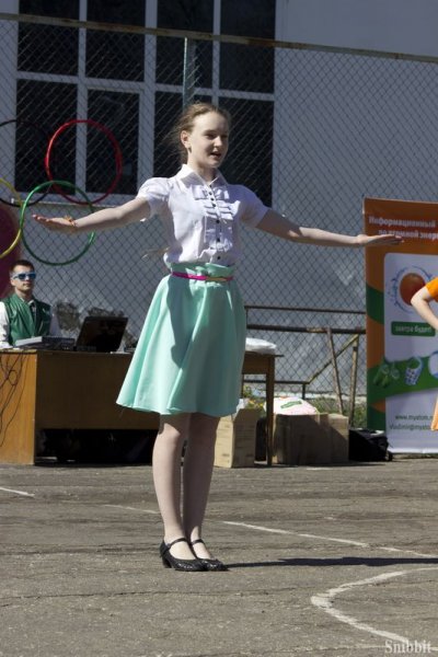 Фото к «Ретро Олимпиада» для современных школьников: во Владимире прошли соревнования по уличным играм