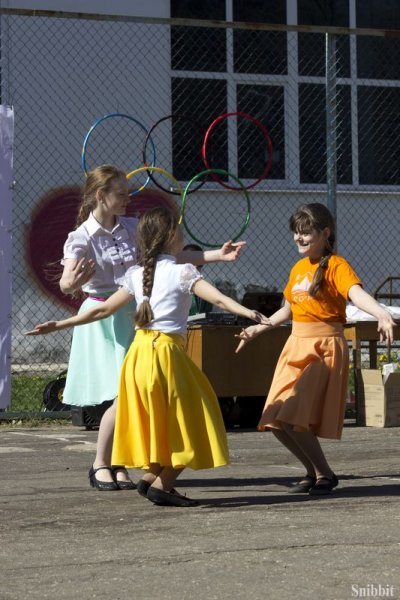 Фото к «Ретро Олимпиада» для современных школьников: во Владимире прошли соревнования по уличным играм
