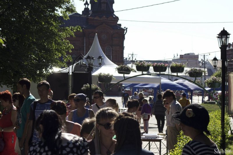 Фото к Во Владимире прошел детский книжный фестиваль «Бу!Фест» на открытом воздухе