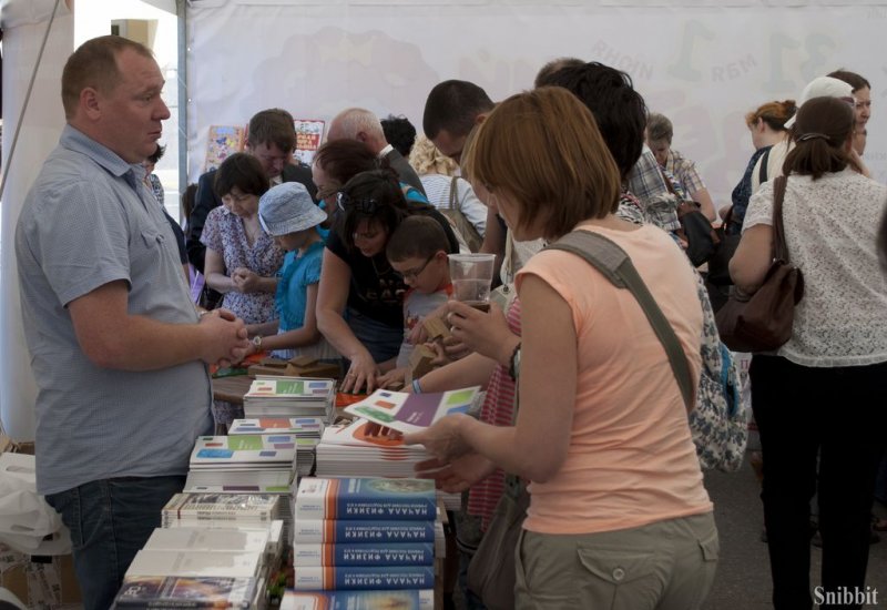 Фото к Во Владимире прошел детский книжный фестиваль «Бу!Фест» на открытом воздухе