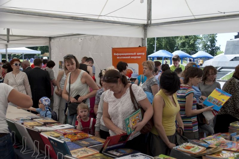 Фото к Во Владимире прошел детский книжный фестиваль «Бу!Фест» на открытом воздухе