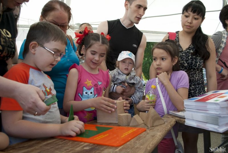 Фото к Во Владимире прошел детский книжный фестиваль «Бу!Фест» на открытом воздухе
