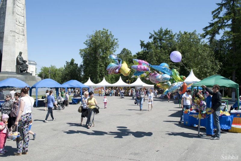 Фото к Во Владимире прошел детский книжный фестиваль «Бу!Фест» на открытом воздухе