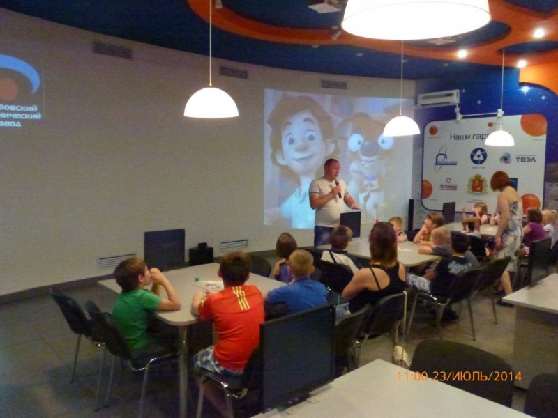 Фото к Владимирские школьники заФИКСИровали отпечатки пальцев в информационном центре по атомной энергии