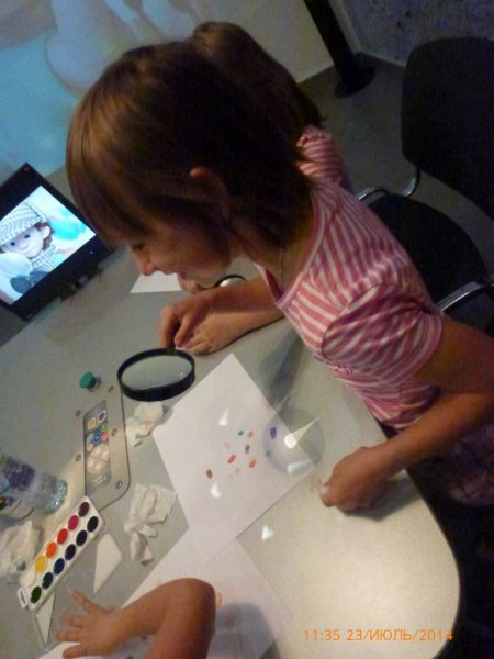 Фото к Владимирские школьники заФИКСИровали отпечатки пальцев в информационном центре по атомной энергии