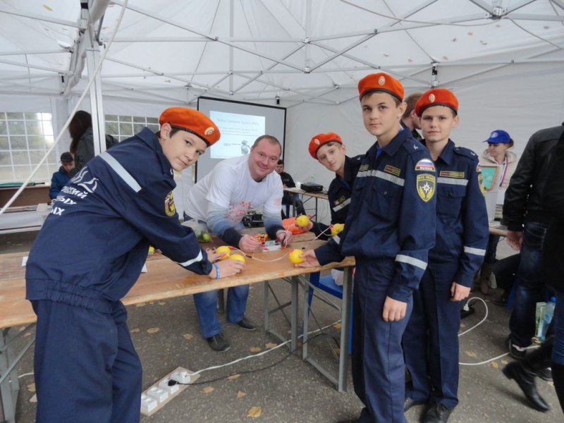 Фото к Около тысячи владимирцев приняли участие в «Научном марафоне» ИЦАЭ г. Владимира на «ДоброСаммите»