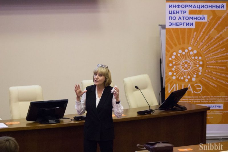 Фото к «Мотивируйте через исследования!» — во Владимире прошла серия встреч Любови Стрельниковой и Генриха Эрлиха со студентами, школьниками и педагогами