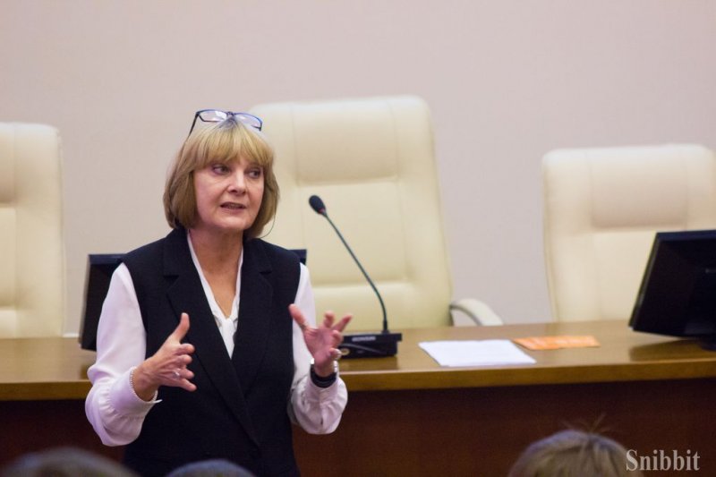 Фото к «Мотивируйте через исследования!» — во Владимире прошла серия встреч Любови Стрельниковой и Генриха Эрлиха со студентами, школьниками и педагогами