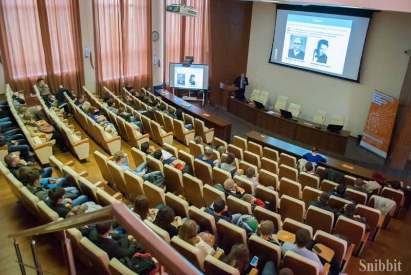 Фото к «Мотивируйте через исследования!» — во Владимире прошла серия встреч Любови Стрельниковой и Генриха Эрлиха со студентами, школьниками и педагогами