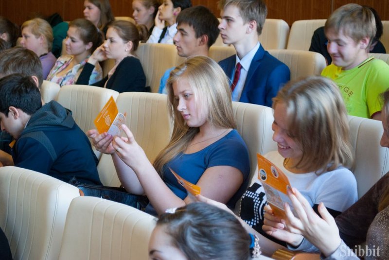 Фото к «Мотивируйте через исследования!» — во Владимире прошла серия встреч Любови Стрельниковой и Генриха Эрлиха со студентами, школьниками и педагогами