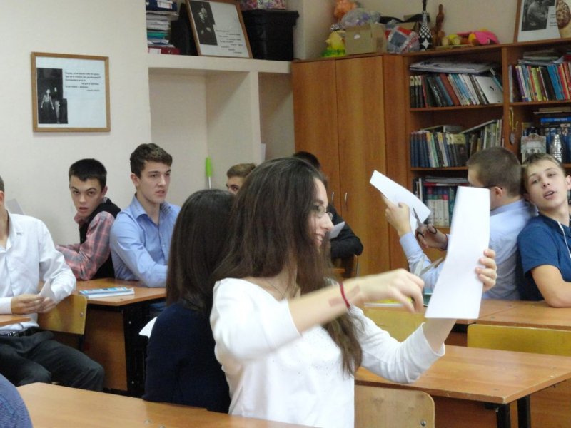 Фото к Старшеклассники из лицея-интерната № 1 сделали первый шаг по лестнице карьеры